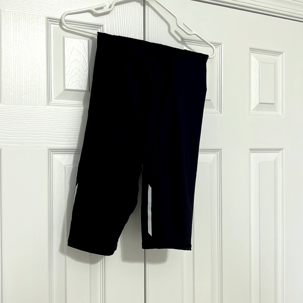 Old Navy Active capri pants. XXL black